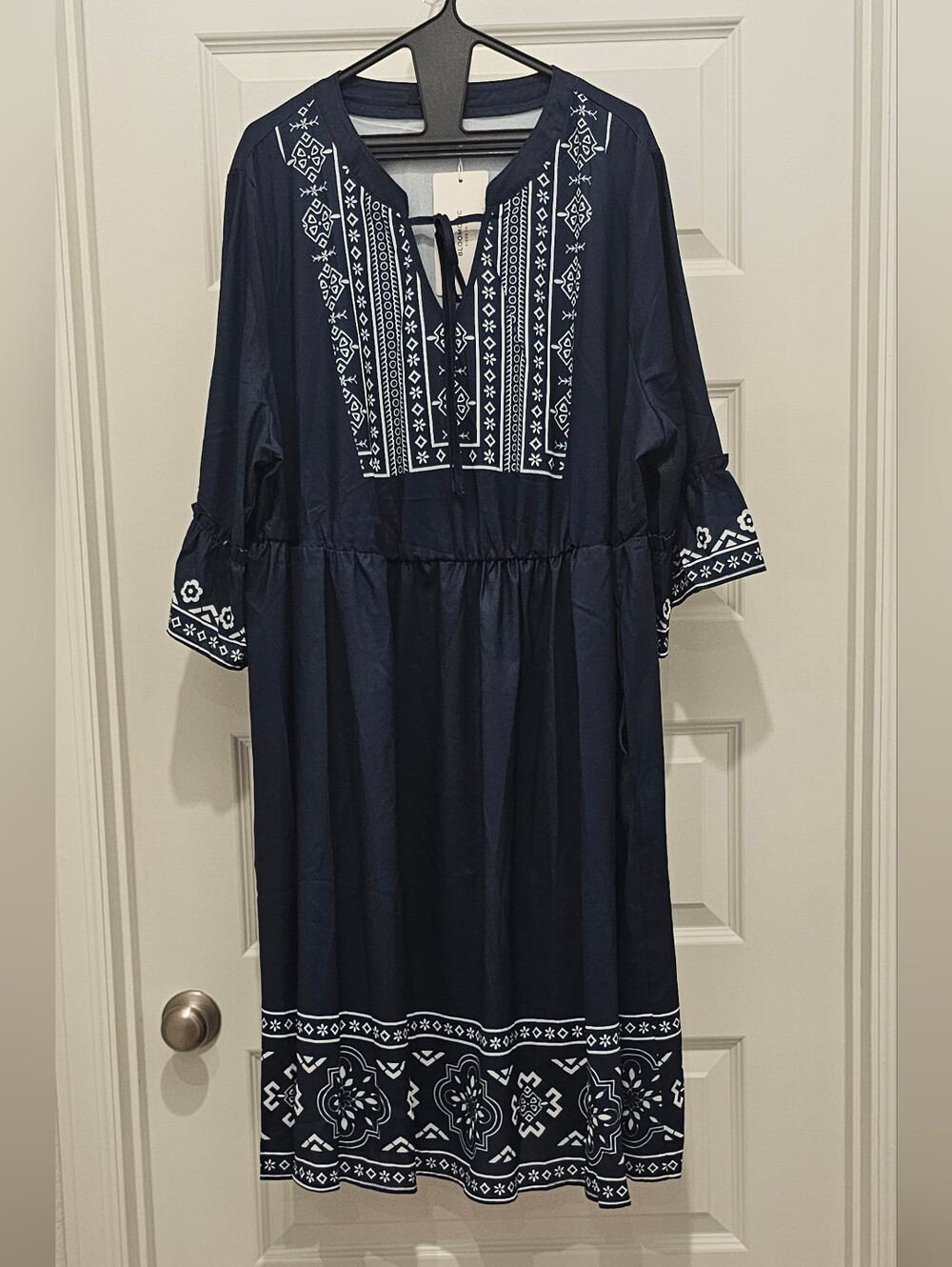 NWT BloomChic Plus Size 18/20 (2X) Navy Blue Embroidered Boho Midi Dress - Picture 2 of 8
